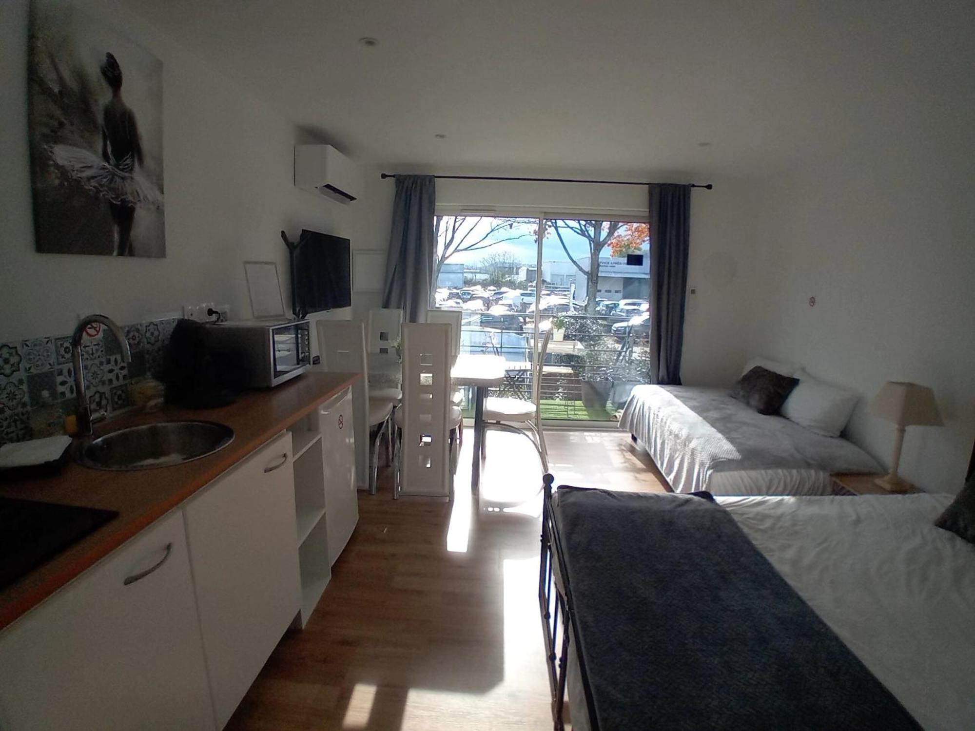 Appart'Hotel Le Clos Lassagne A Brignais - Lyon Sud Esterno foto